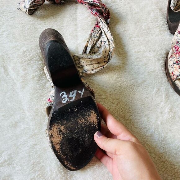 Louis Vuitton Printed Floral Abstract Heels - Picture 6 of 10